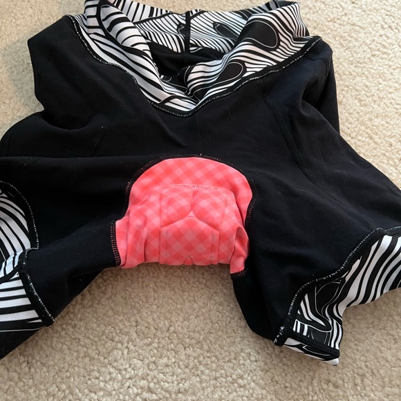 Shebeest Women's Black Cycling Shorts Size Medium - Picture 6 of 7